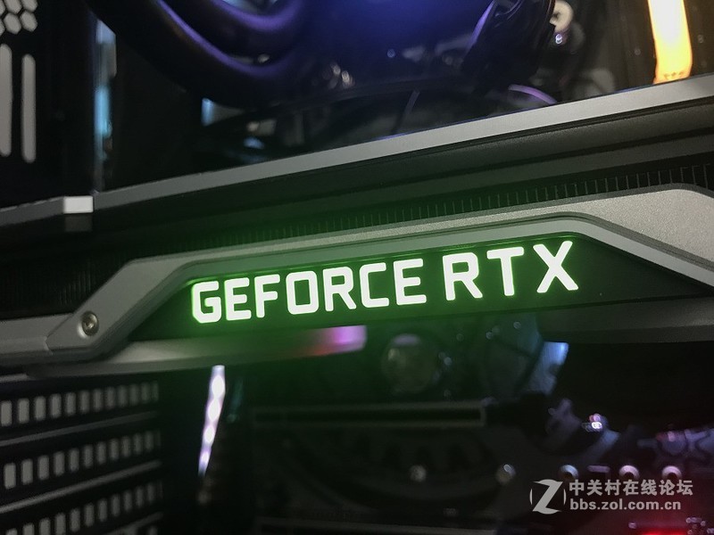 英伟达定制信仰机箱，顶级配置怼上