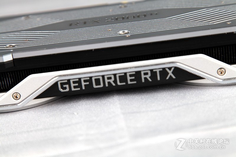 英伟达定制信仰机箱，顶级配置怼上