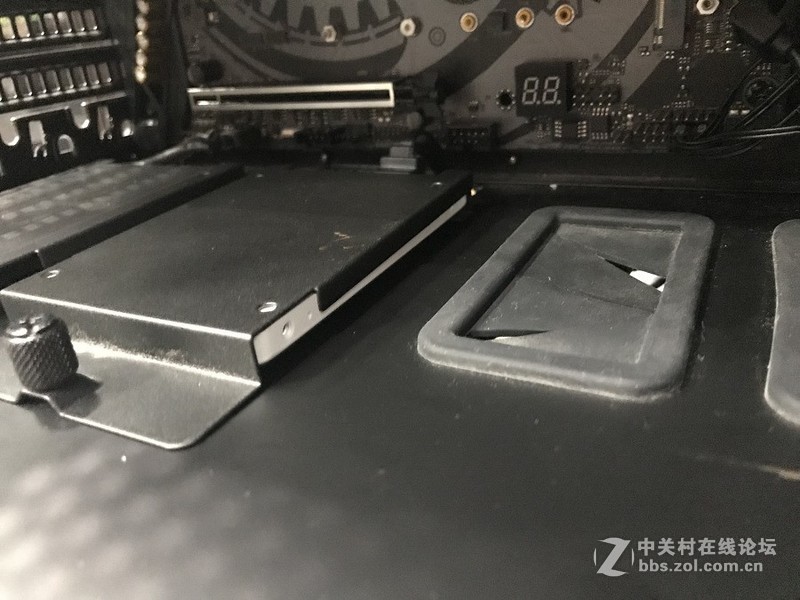 英伟达定制信仰机箱，顶级配置怼上