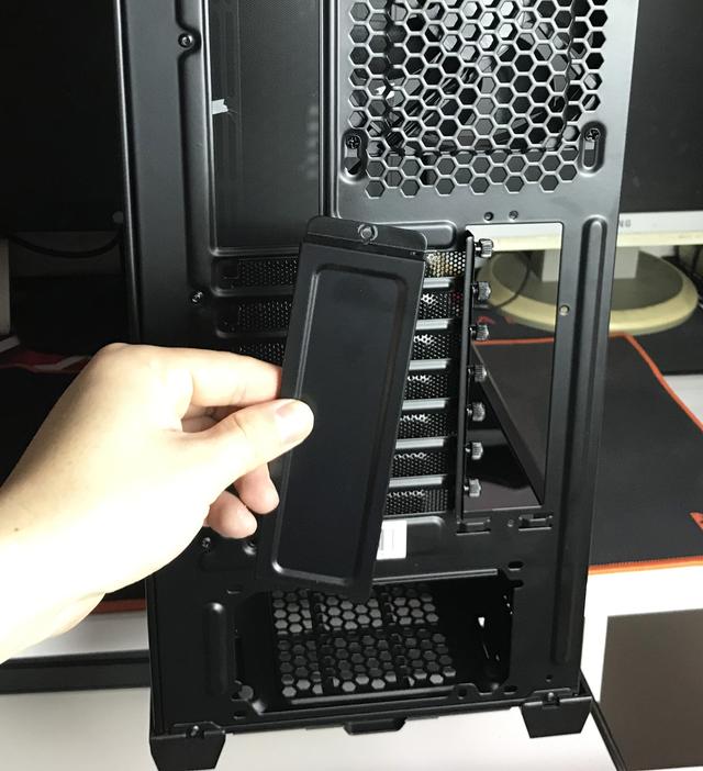 机箱模组化设计很独特？九州风神玄冰70机箱装机体验