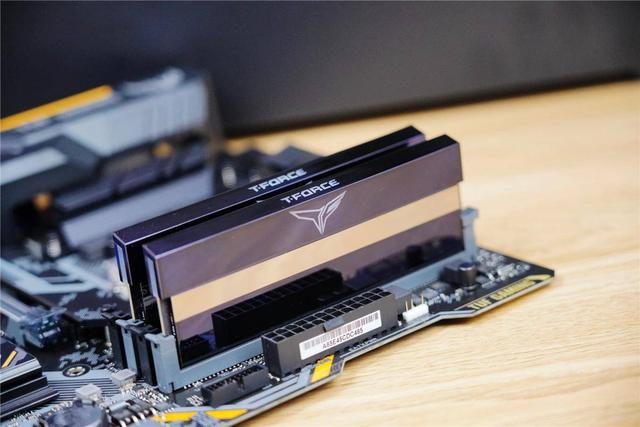 酷冷至尊新机箱分享，原来200元的机箱也可以这样玩！