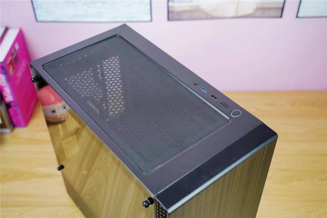 酷冷至尊新机箱分享，原来200元的机箱也可以这样玩！