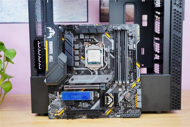 酷冷至尊新机箱分享，原来200元的机箱也可以这样玩！