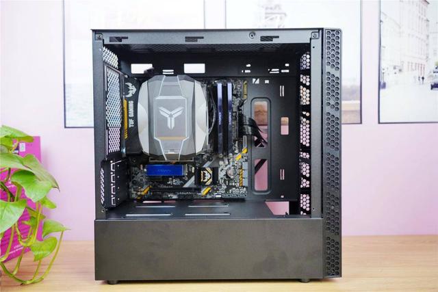 酷冷至尊新机箱分享，原来200元的机箱也可以这样玩！