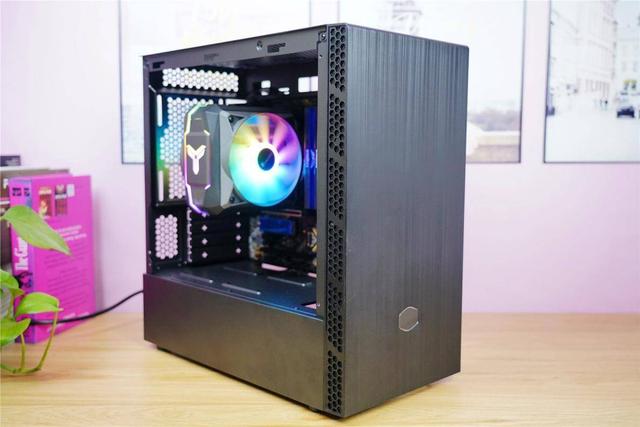 酷冷至尊新机箱分享，原来200元的机箱也可以这样玩！