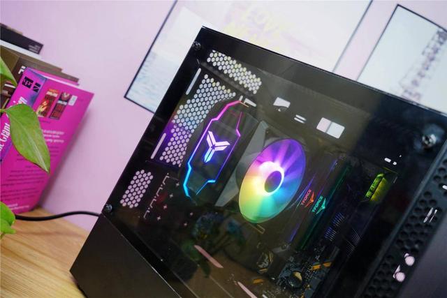 酷冷至尊新机箱分享，原来200元的机箱也可以这样玩！