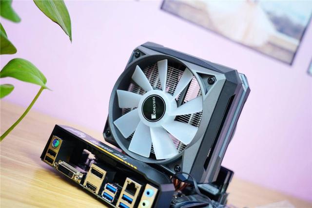 酷冷至尊新机箱分享，原来200元的机箱也可以这样玩！