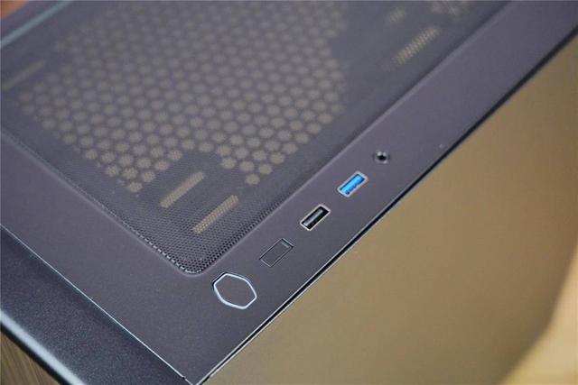 酷冷至尊新机箱分享，原来200元的机箱也可以这样玩！