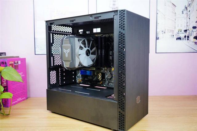 酷冷至尊新机箱分享，原来200元的机箱也可以这样玩！
