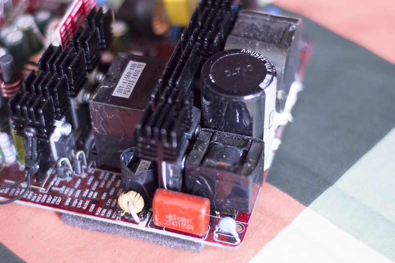 先马750W金牌全能模组开箱、拆解分析