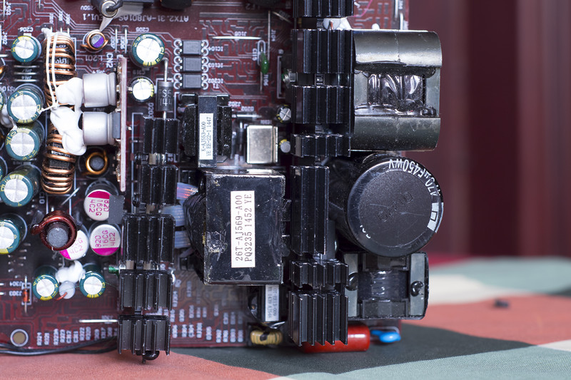 先马750W金牌全能模组开箱、拆解分析