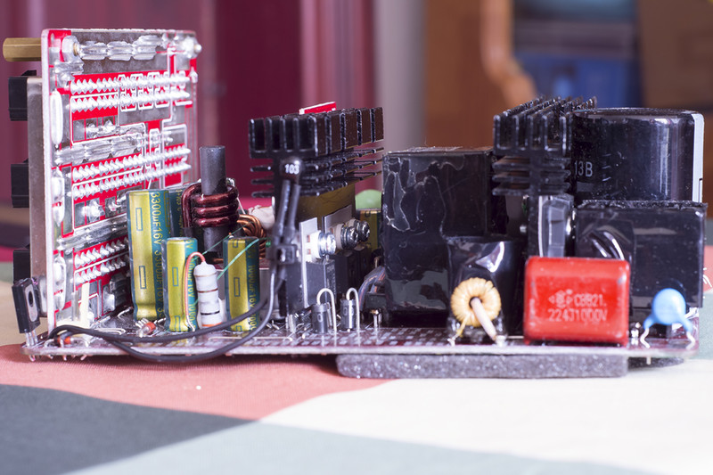 先马750W金牌全能模组开箱、拆解分析