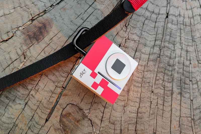 开锁不用钥匙和密码，按下指纹就行了，是不是很爽？