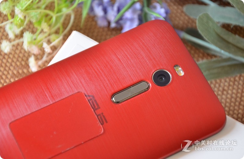 #华硕ZenFone 2及配件爆强体验# 华硕做媒，英特尔结缘安卓5.0