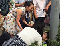 #每日话题# 华为：中国市场秒苹果！摩托第三代MOTO X还挺帅！