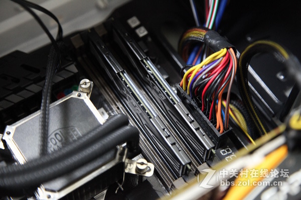 为玩高端游戏，我专门搞了套高性价比的装备航嘉MVP600+映泰Z97X