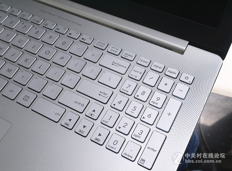 8K多的全金属超薄机身--华硕ZenBook Pro UX501JW4720开箱体验