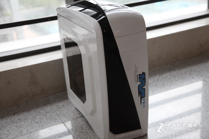 为玩高端游戏，我专门搞了套高性价比的装备航嘉MVP600+映泰Z97X