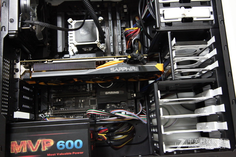 为玩高端游戏，我专门搞了套高性价比的装备航嘉MVP600+映泰Z97X