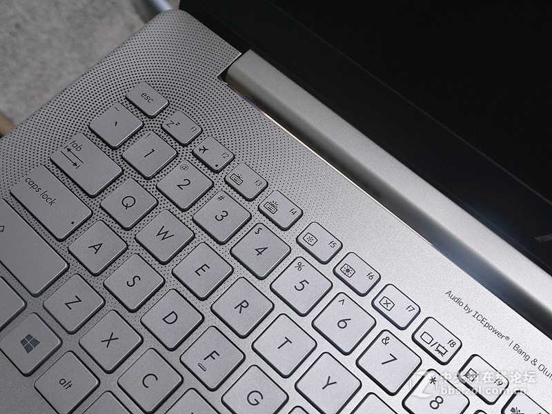 8K多的全金属超薄机身--华硕ZenBook Pro UX501JW4720开箱体验