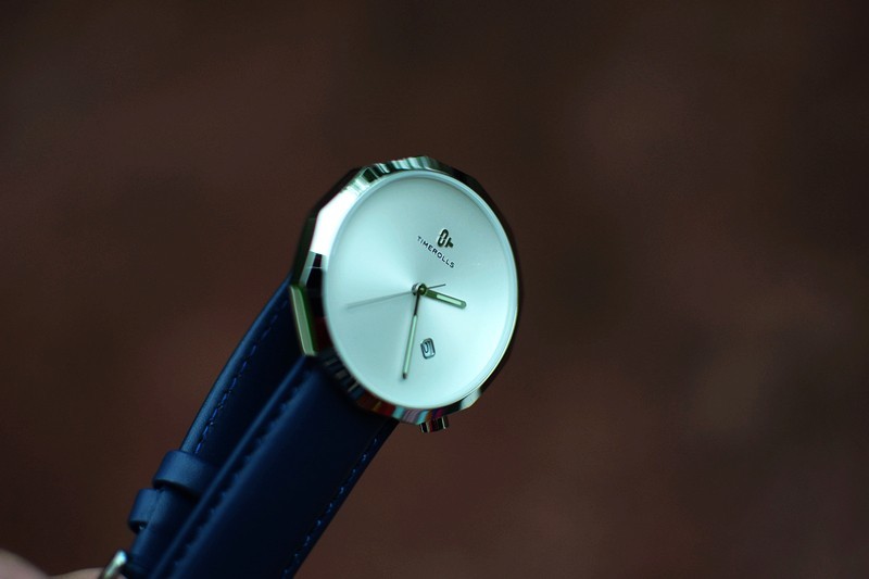 外观形态既是刻度 TIMEROLLS NUT系列十二角石英表