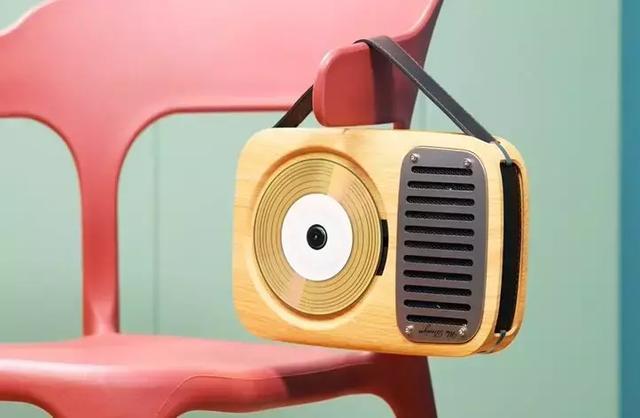 巫单曲人生壁挂式CD机，还原自然的淳朴之音