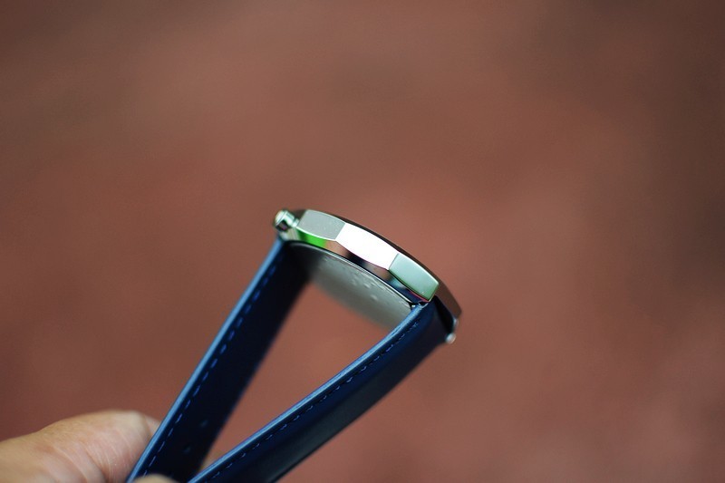 外观形态既是刻度 TIMEROLLS NUT系列十二角石英表