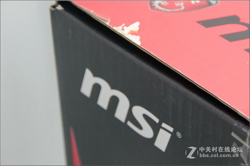 性能怪兽 MSI GT80 开箱  他不只是一台笔记本！！