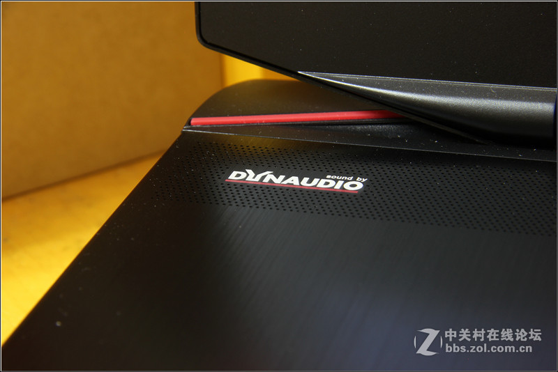 性能怪兽 MSI GT80 开箱  他不只是一台笔记本！！