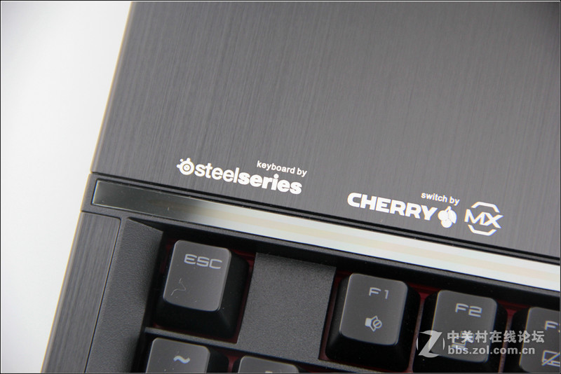 性能怪兽 MSI GT80 开箱  他不只是一台笔记本！！