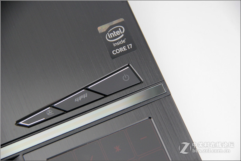 性能怪兽 MSI GT80 开箱  他不只是一台笔记本！！