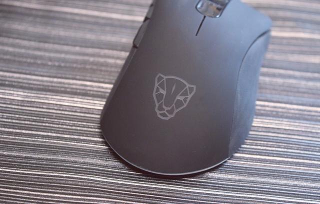 手感出色灯光炫，摩豹V100 RGB游戏鼠标上手体验