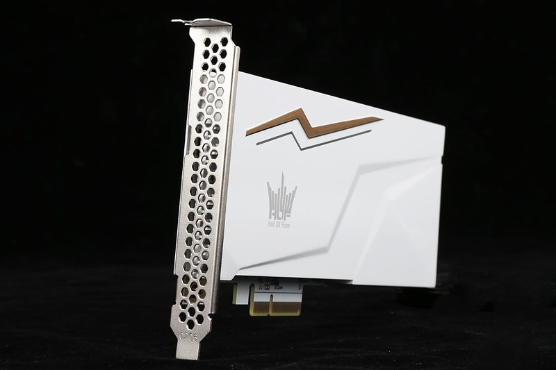 RGB信仰加成，影驰HOF 1TB PCle 固态硬盘 真的不只是快一点