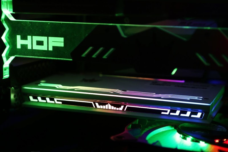 RGB信仰加成，影驰HOF 1TB PCle 固态硬盘 真的不只是快一点