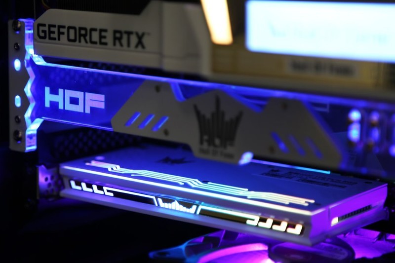 RGB信仰加成，影驰HOF 1TB PCle 固态硬盘 真的不只是快一点