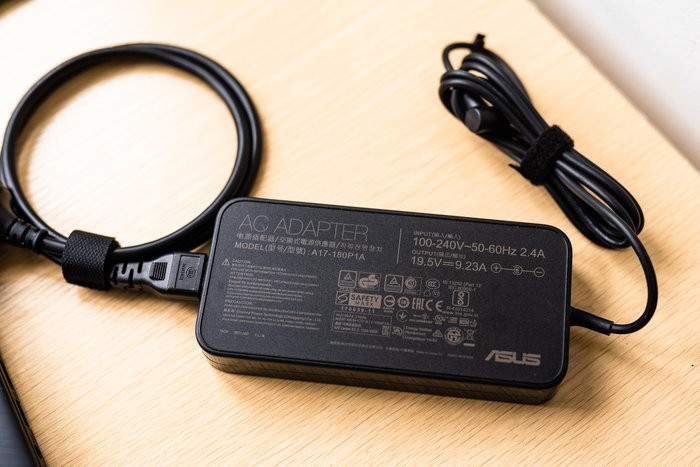 六千多的GTX1660Ti游戏本 华硕飞行堡垒7