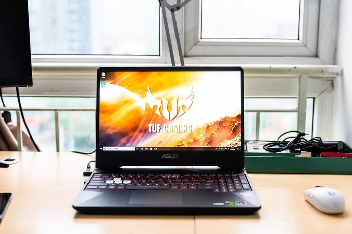 六千多的GTX1660Ti游戏本 华硕飞行堡垒7