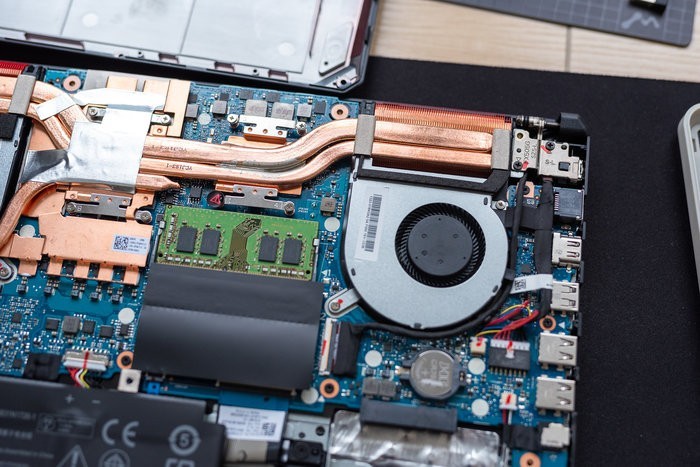 六千多的GTX1660Ti游戏本 华硕飞行堡垒7