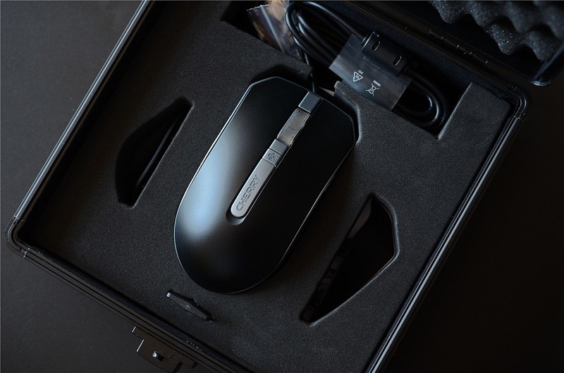 信仰加持RGB键鼠？cherry原厂光污染回头率百分百