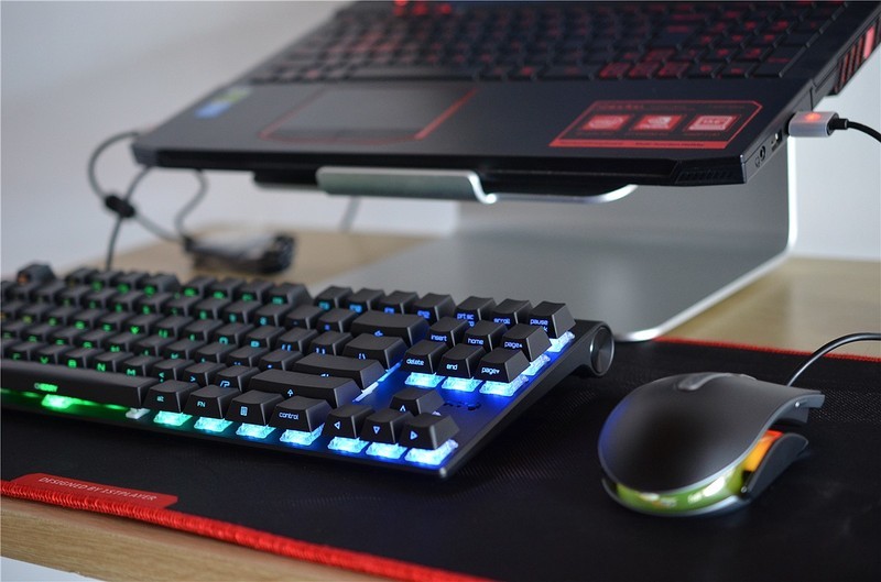 信仰加持RGB键鼠？cherry原厂光污染回头率百分百