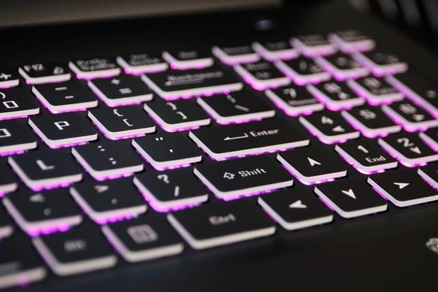 R5 3600+ RTX2060 144Hz电竞屏吾空X5空妖游戏本真香体验