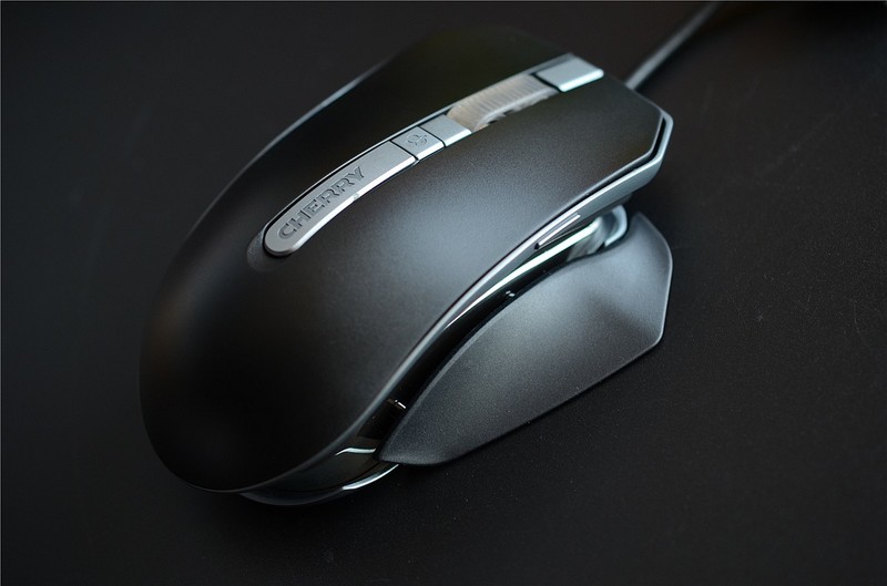 信仰加持RGB键鼠？cherry原厂光污染回头率百分百