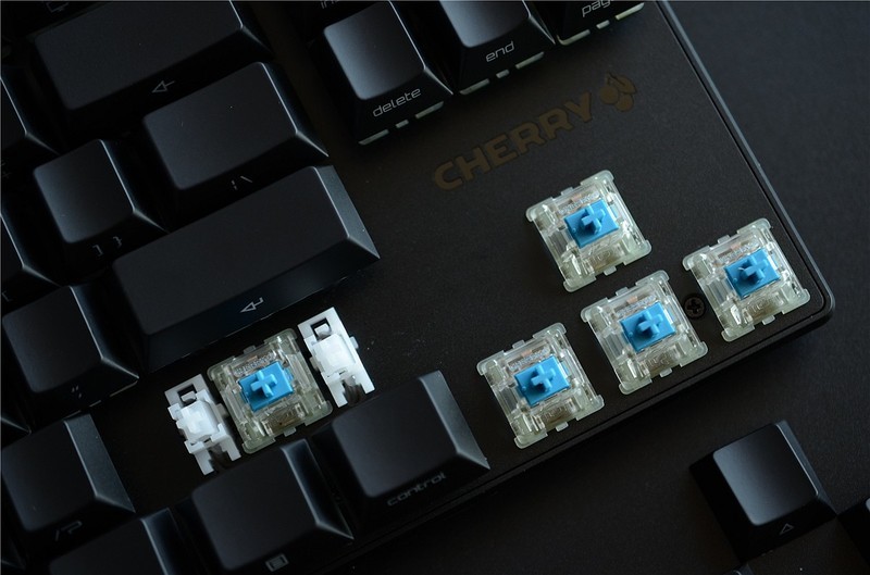 信仰加持RGB键鼠？cherry原厂光污染回头率百分百