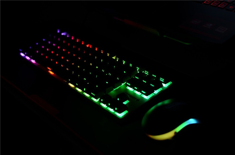 信仰加持RGB键鼠？cherry原厂光污染回头率百分百