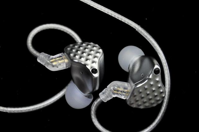 态度不是一般的端正，TFZ SERIES 7评测