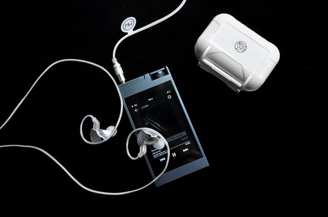 态度不是一般的端正，TFZ SERIES 7评测