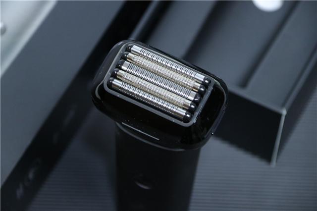 小米首款高端剃须刀！售价499元，功能完胜博朗飞利浦