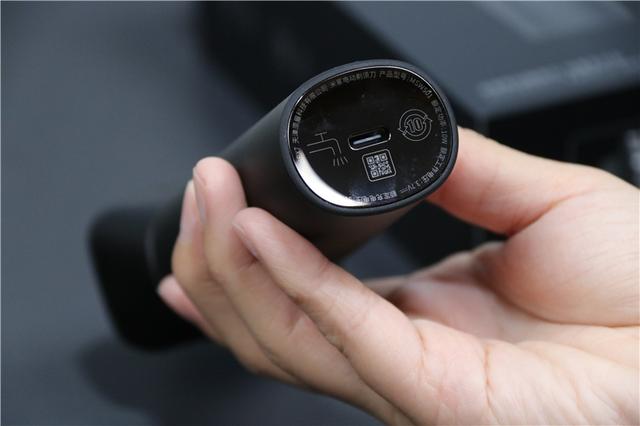 小米首款高端剃须刀！售价499元，功能完胜博朗飞利浦