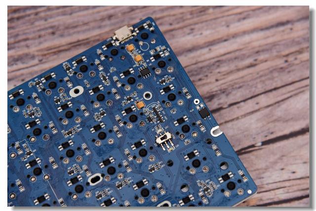 逼格满满—iQunix F96侧刻键盘之拆解评测