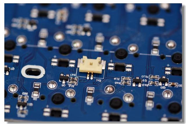 逼格满满—iQunix F96侧刻键盘之拆解评测